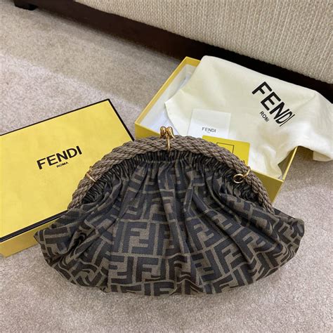 fendi 包 包 价格|FENDI芬迪中国官网.